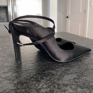 Zara black pointed toe ankle strap pump. Size 41.